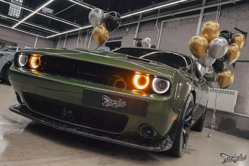 Как преобразить Dodge Challenger RT ScatPack? Часть 3: кованый карбон в экстерьере, установка системы холодного впуска и маслоуловителя, ТО и обслуживание системы кондиционирования. Выдача автомобиля!